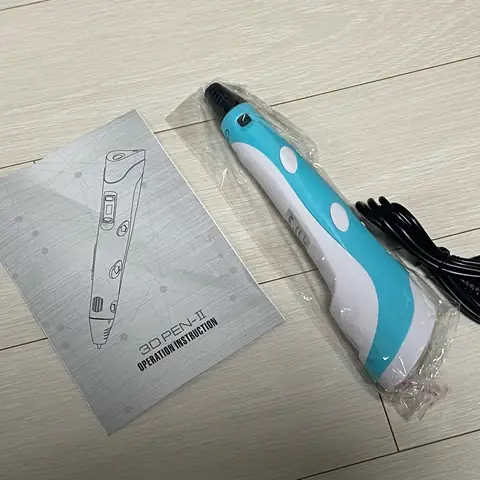 Foto del lápiz 3D recién llegado con su manual